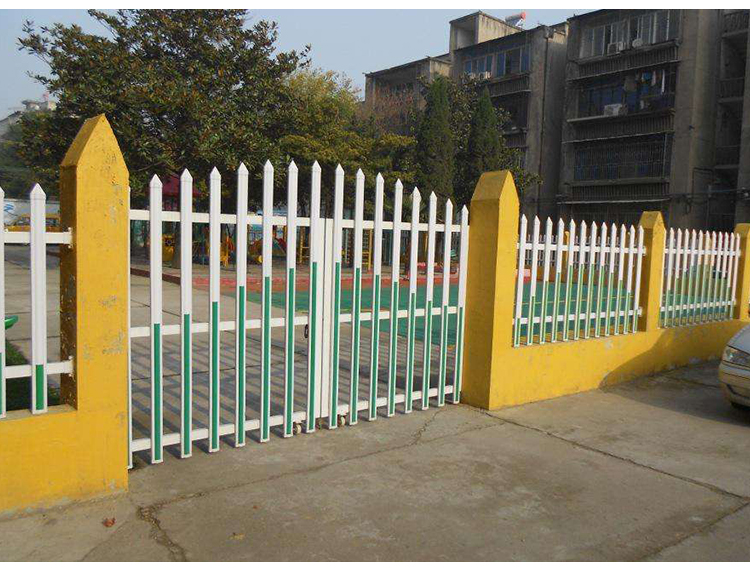塑钢PVC护栏 从户外电力设备到小区园所的多元安全守护者